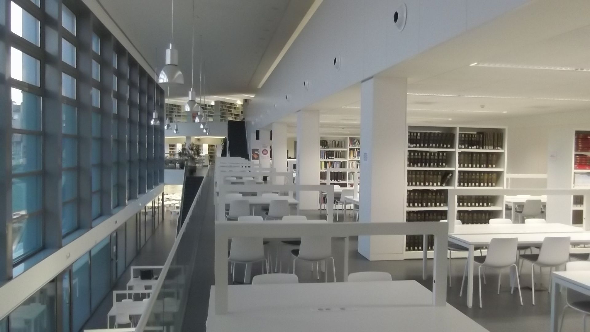 Vista de una instalación de equipamiento de la Universidad de Granada